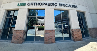 Orthopedic versus Orthopaedic Surgeon – What’s the Difference?